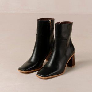 Aloha West Vintage Black Leather Boots